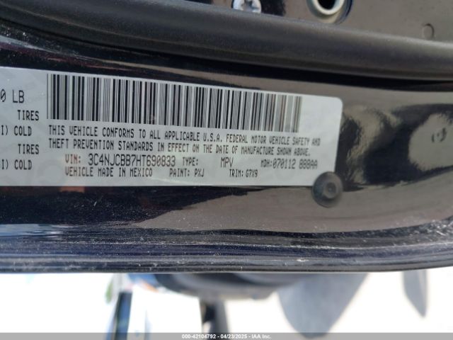 3C4NJCBB7HT690833 Jeep New Compass Latitude Fwd