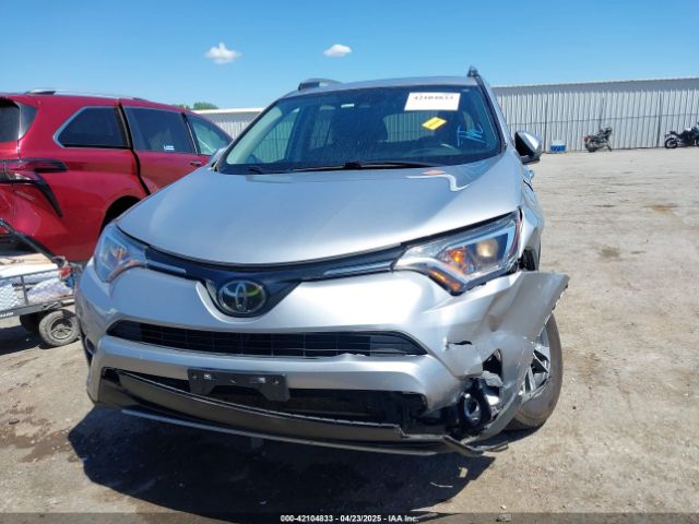 2T3RFREV8JW704314 Toyota Rav4 Xle