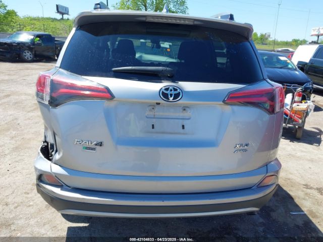 2T3RFREV8JW704314 Toyota Rav4 Xle