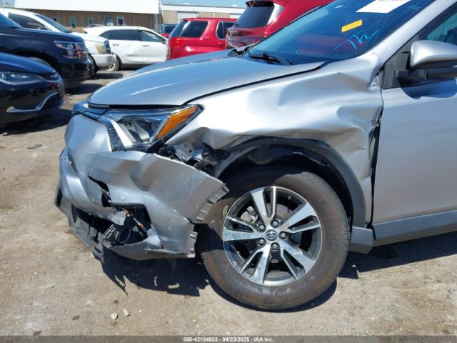 2T3RFREV8JW704314 Toyota Rav4 Xle