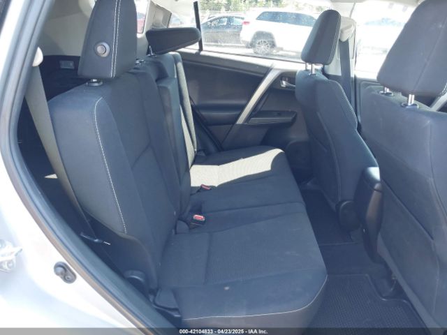 2T3RFREV8JW704314 Toyota Rav4 Xle