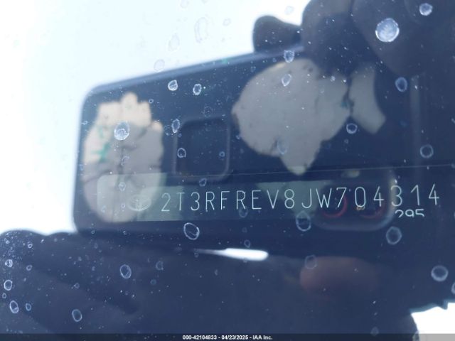 2T3RFREV8JW704314 Toyota Rav4 Xle
