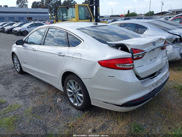 3FA6P0LU1HR267055 Ford Fusion Hybrid Se