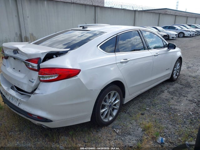 3FA6P0LU1HR267055 Ford Fusion Hybrid Se