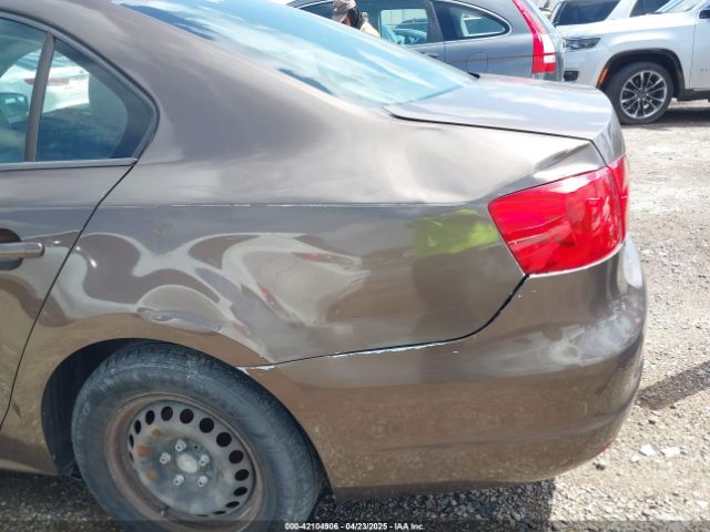 3VW2K7AJ4EM288335 Volkswagen Jetta 2.0l S