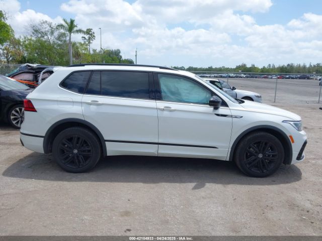 3VVCB7AX5NM138604 Volkswagen Tiguan 2.0t Se R-line Black
