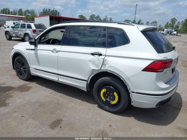 3VVCB7AX5NM138604 Volkswagen Tiguan 2.0t Se R-line Black