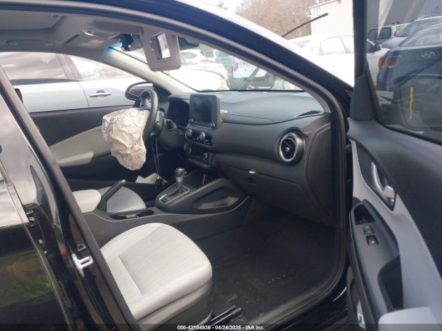 KM8K32AB4NU913965 Hyundai Kona Sel