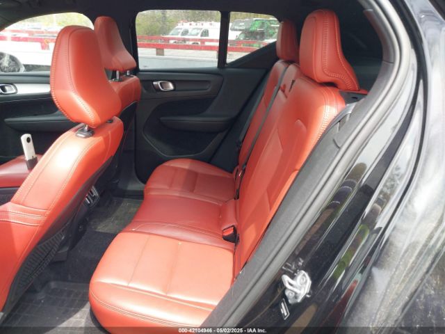 2019 VOLVO XC40 YV4162UK1K2052266 Photo 7