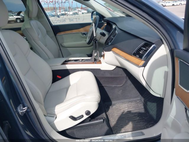 2021 VOLVO XC90 YV4A221K6M1689257 Photo 4