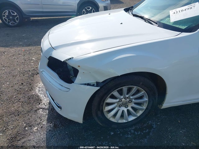 Chrysler 300 2014 2C3CCAAG7EH327508 Image 17