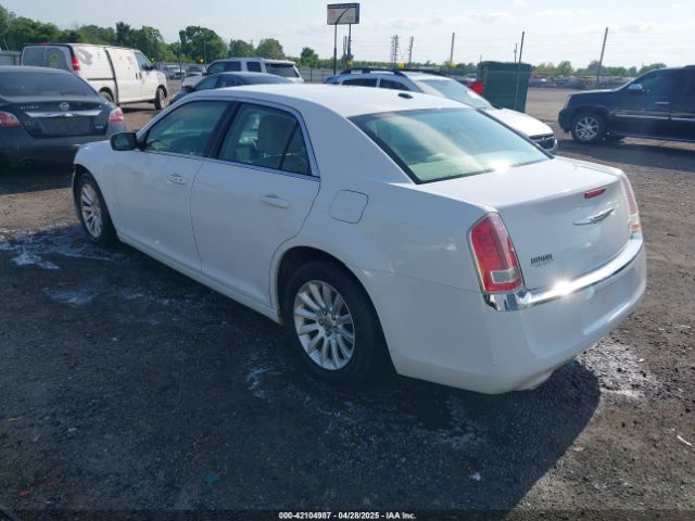 2014 CHRYSLER 300 2C3CCAAG7EH327508 Photo 2