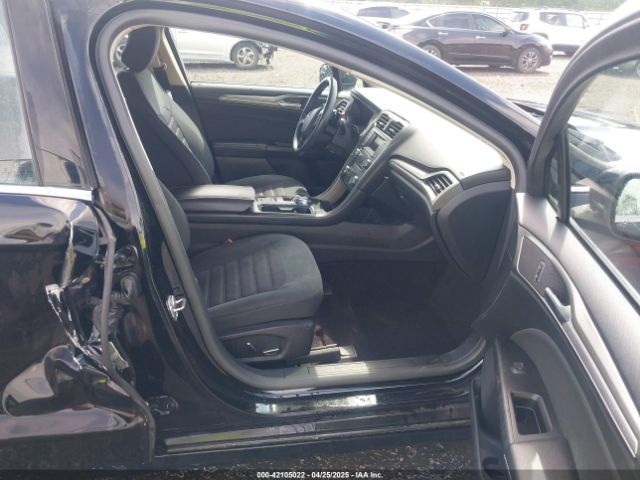 3FA6P0HD6HR302875 Ford FUSION SE