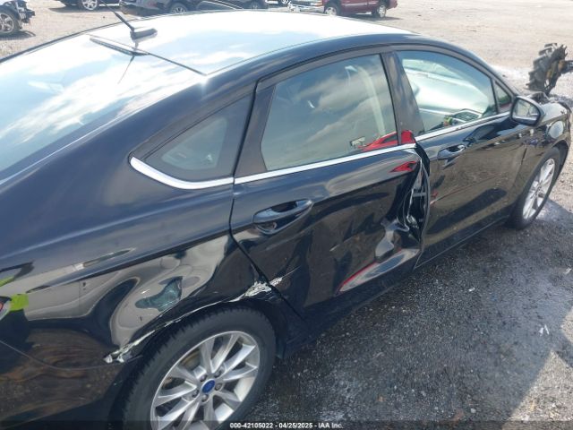 3FA6P0HD6HR302875 Ford FUSION SE
