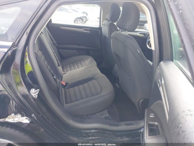 3FA6P0HD6HR302875 Ford FUSION SE