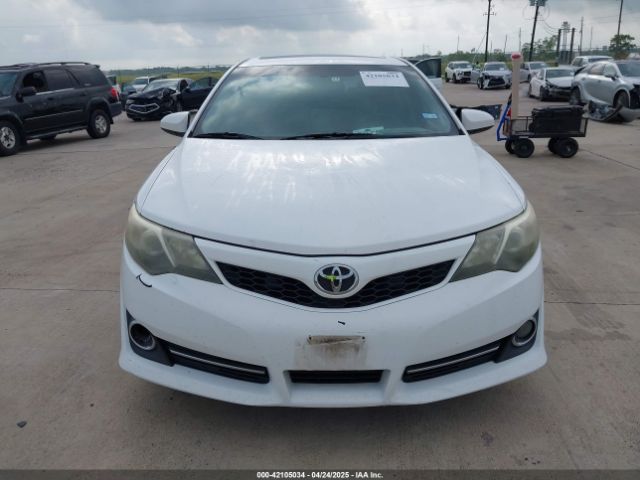 4T1BF1FK2EU833090 Toyota CAMRY SE