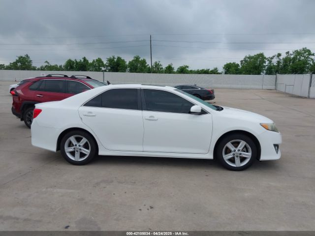 4T1BF1FK2EU833090 Toyota CAMRY SE