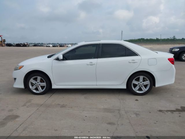 4T1BF1FK2EU833090 Toyota CAMRY SE