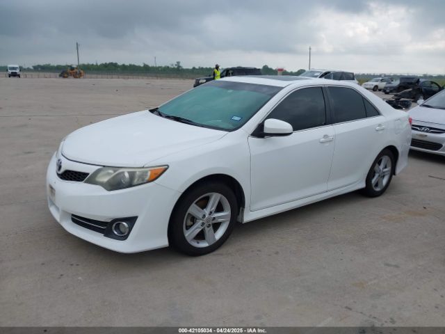 4T1BF1FK2EU833090 Toyota CAMRY SE