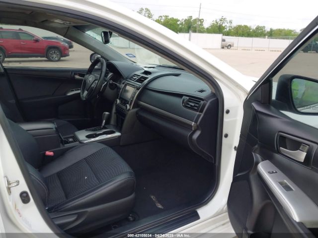 4T1BF1FK2EU833090 Toyota CAMRY SE