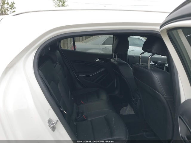 WDCTG4GB2HJ325790 Mercedes-Benz Gla 250 4matic