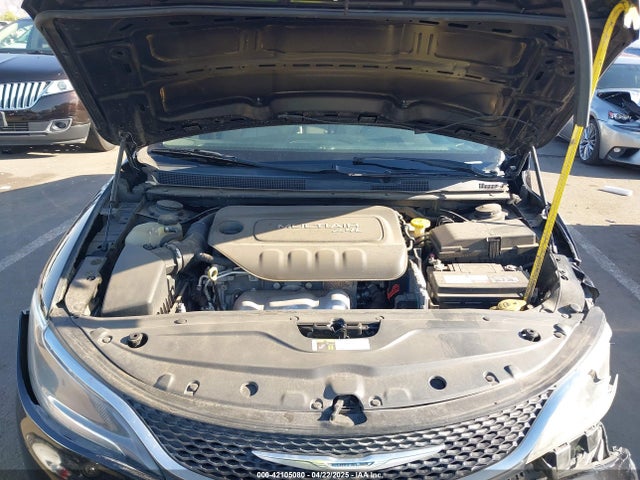 Chrysler 200 Limited 2015 1C3CCCAB4FN695203 Image 10