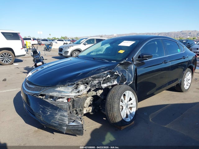 Chrysler 200 Limited 2015 1C3CCCAB4FN695203 Image 2
