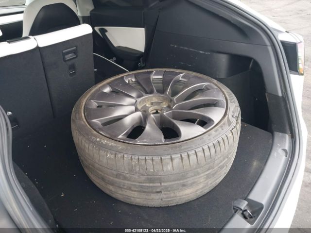 5YJYGDEF2MF269773 Tesla Model Y