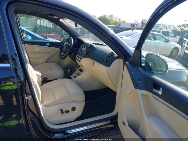 WVGBV3AX5EW560393 Volkswagen Tiguan R-line