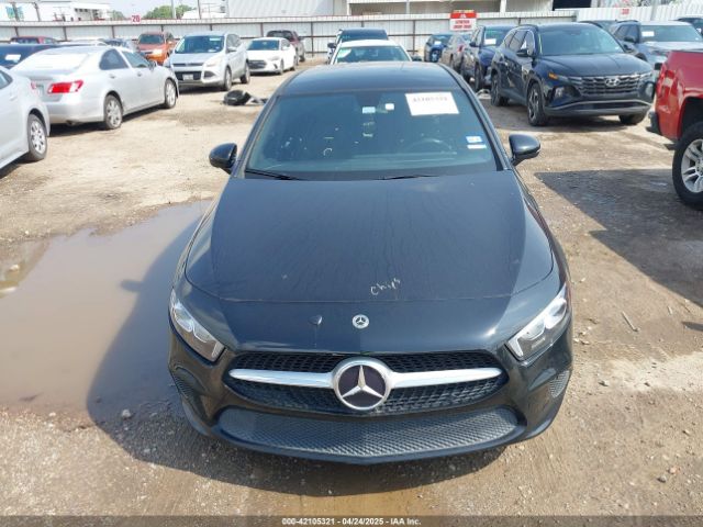 W1K3G4EB4MJ315870 Mercedes-Benz m260