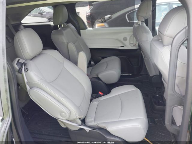 5TDJSKFC5SS166414 Toyota SIENNA XLE