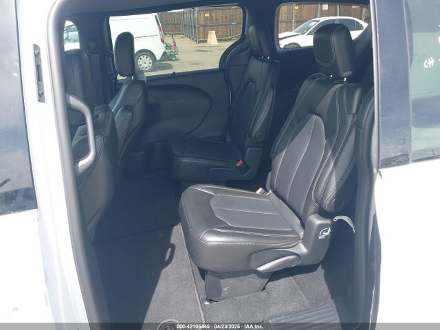 Chrysler Pacifica Select 2025 2C4RC1BG5SR526356 Image 8