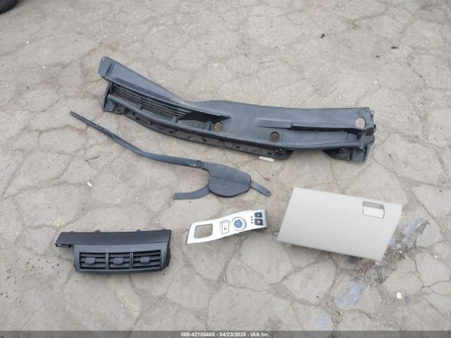 JTDZN3EUXE3359433 Toyota Prius V Five
