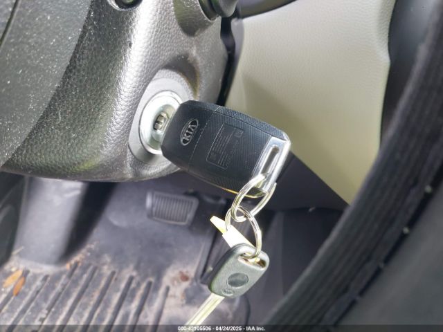KNDJP3A52G7400770 KIA SOUL +