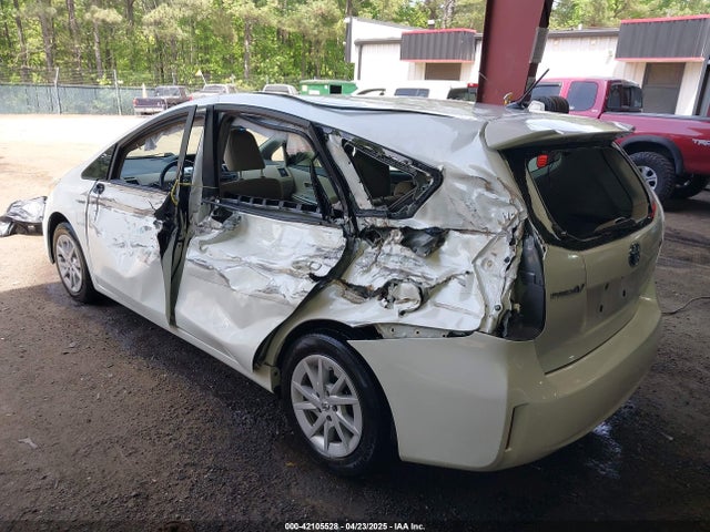 Toyota Prius V Two 2014 JTDZN3EU7EJ013979 Image 3