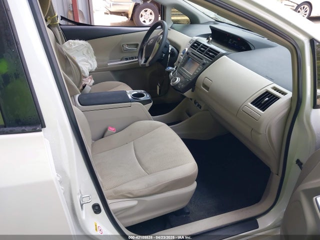 Toyota Prius V Two 2014 JTDZN3EU7EJ013979 Image 5