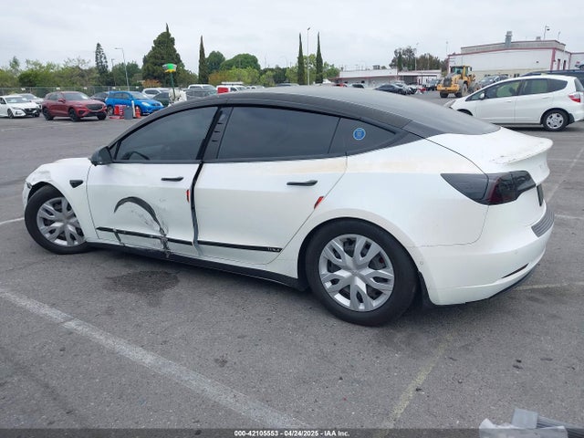 5YJ3E1EB8KF408605 Tesla MODEL 3