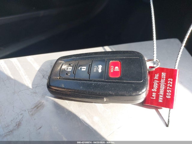 4T1B11HK8JU655899 Toyota CAMRY SE