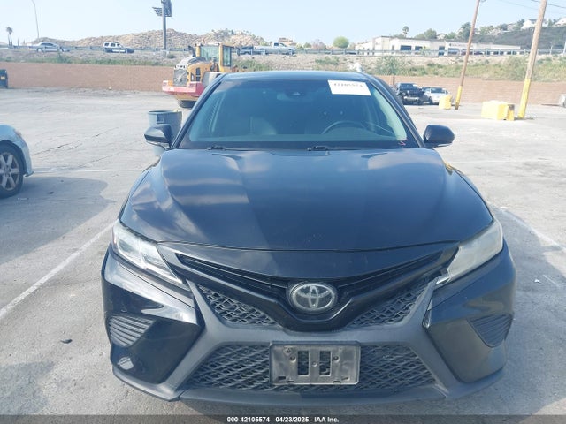 4T1B11HK8JU655899 Toyota CAMRY SE