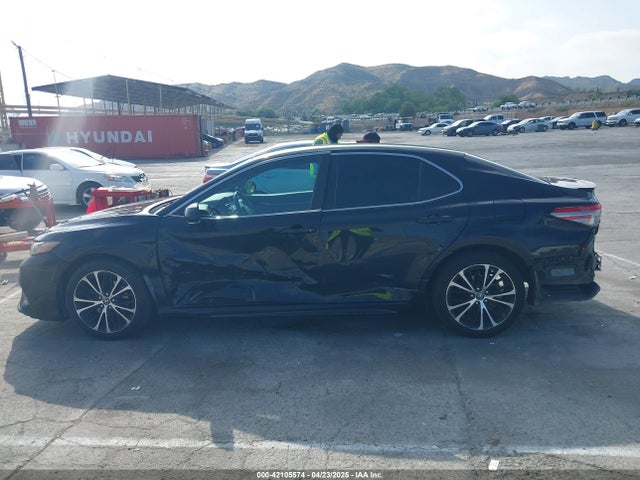 4T1B11HK8JU655899 Toyota CAMRY SE