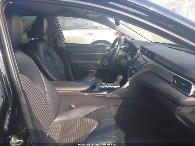 4T1B11HK8JU655899 Toyota CAMRY SE