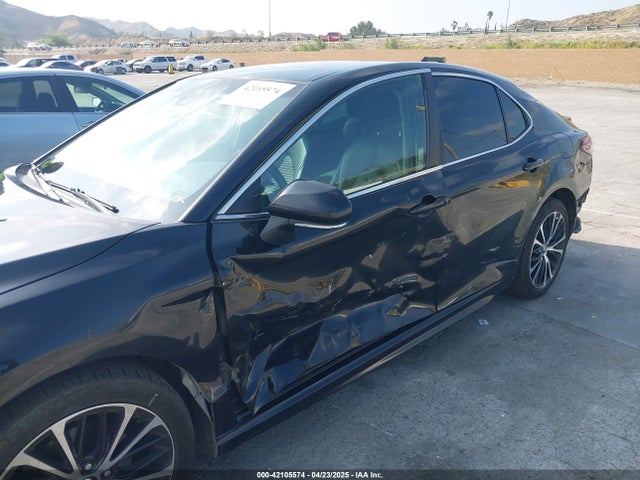 4T1B11HK8JU655899 Toyota CAMRY SE