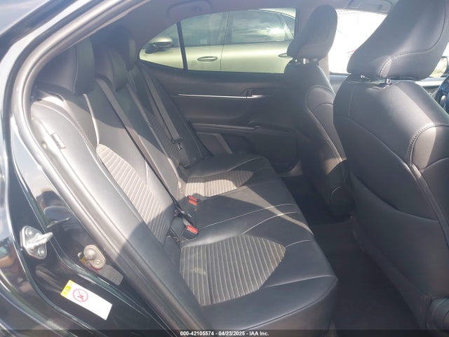 4T1B11HK8JU655899 Toyota CAMRY SE