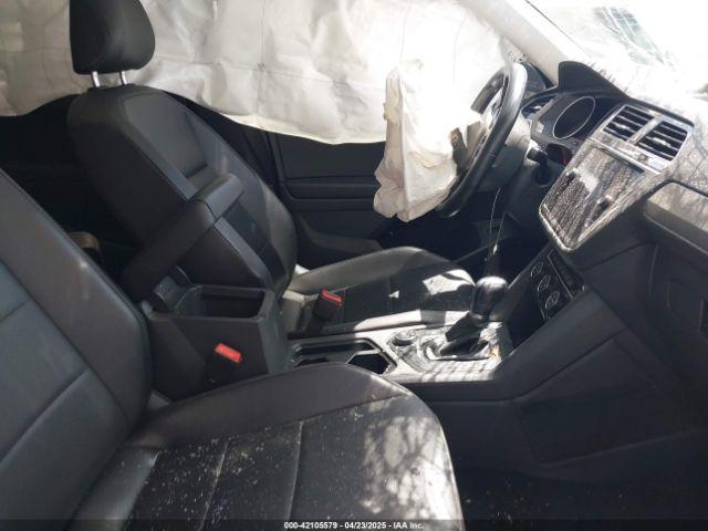 3VV2B7AX7JM177796 Volkswagen Tiguan