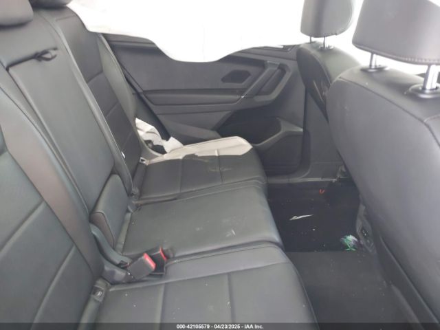 3VV2B7AX7JM177796 Volkswagen Tiguan