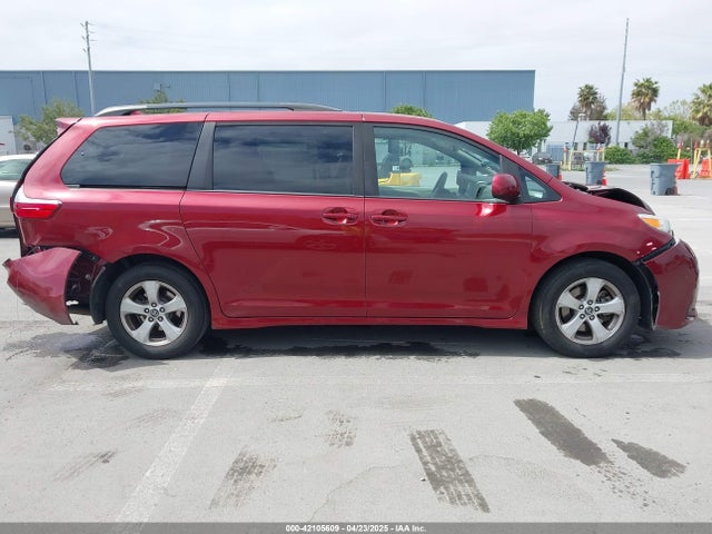 5TDKZ3DC1KS002876 Toyota Sienna Le 8 Passenger