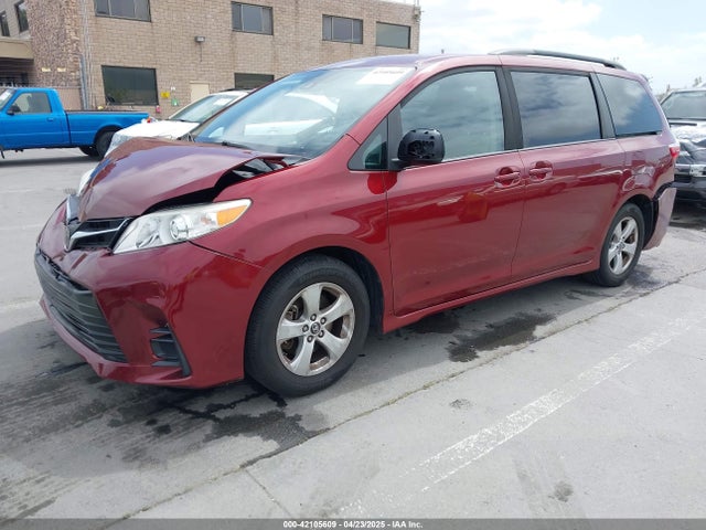 5TDKZ3DC1KS002876 Toyota Sienna Le 8 Passenger