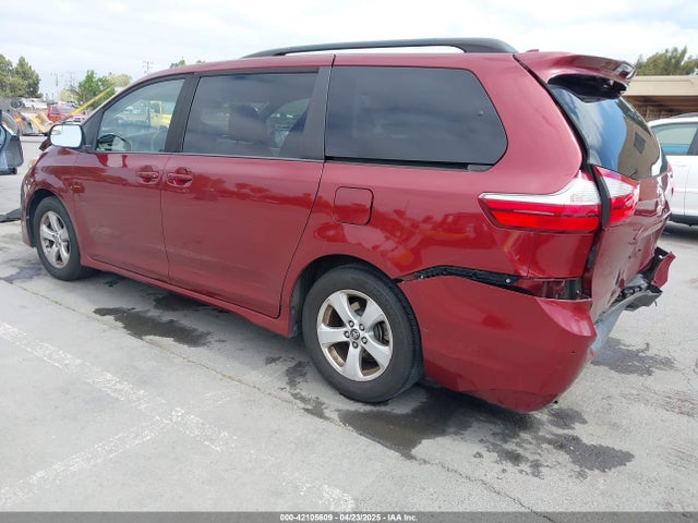 5TDKZ3DC1KS002876 Toyota Sienna Le 8 Passenger