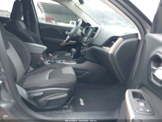 1C4PJLCB4JD587873 Jeep Cherokee Latitude Tech Connect Fwd