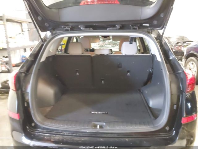 KM8J3CA48KU075082 Hyundai Tucson Value